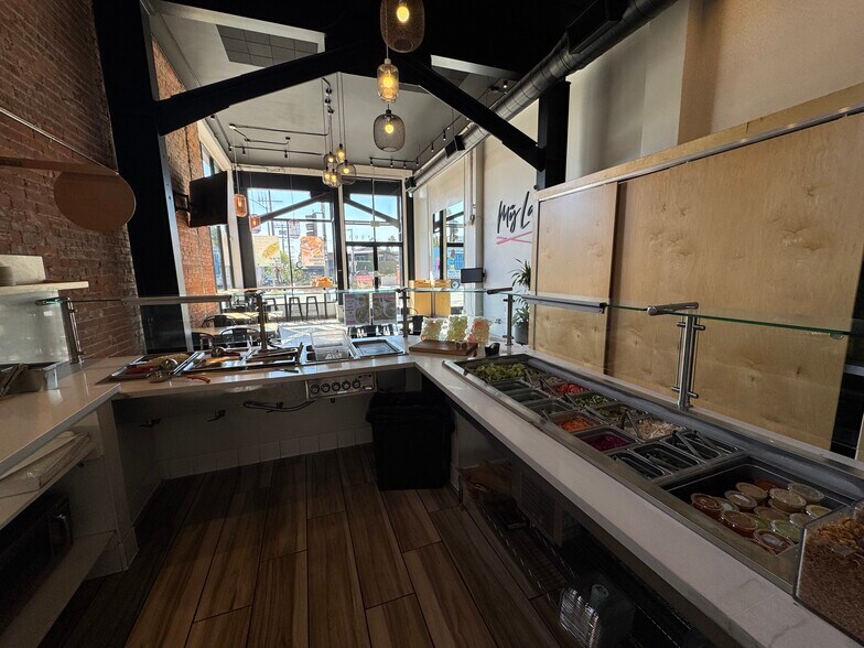 More Photos Of 7501-7505 W Sunset Blvd, Los Angeles Restaurant For Lease