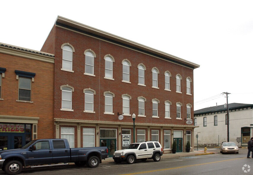 More Photos Of 300 Spring St, Jeffersonville Storefront Retail Office For Sale