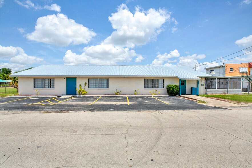 More Photos Of 104-118 Us Highway 27 S, Avon Park Storefront Retail Office For Sale