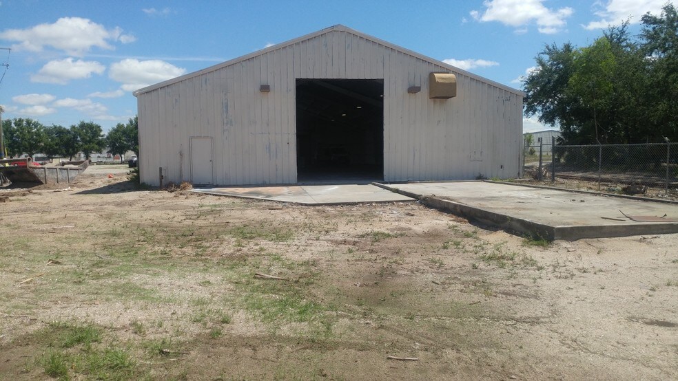 More Photos Of 2814 South St, Fort Myers Warehouse For Sale