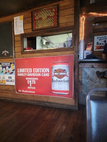 More Photos Of 7628 Southeastern Ave, Indianapolis Restaurant For Sale