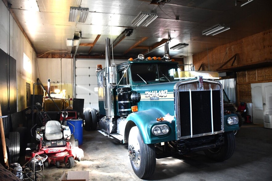 More Photos Of 138 Chestnut St, Marienville General Retail For Sale