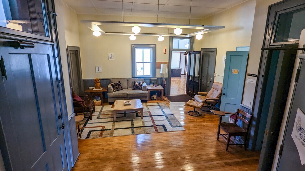 More Photos Of 28 School St, Branford Loft Creative Space For Lease