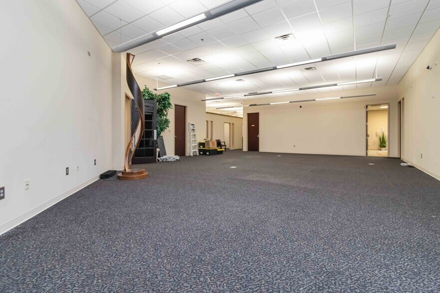 More Photos Of 500 Plantation Park Dr, Loganville Office For Lease
