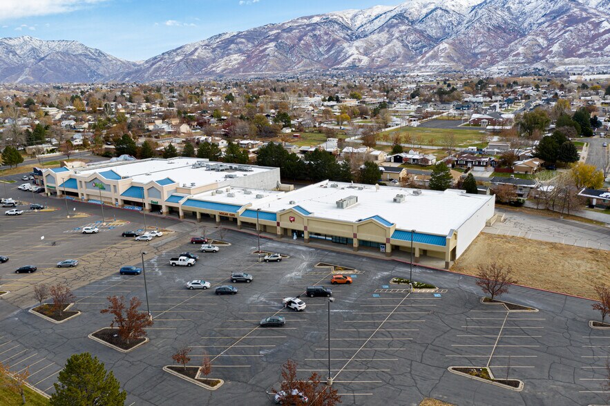 More Photos Of 860-890 N Fairfield Rd, Layton General Retail For Lease