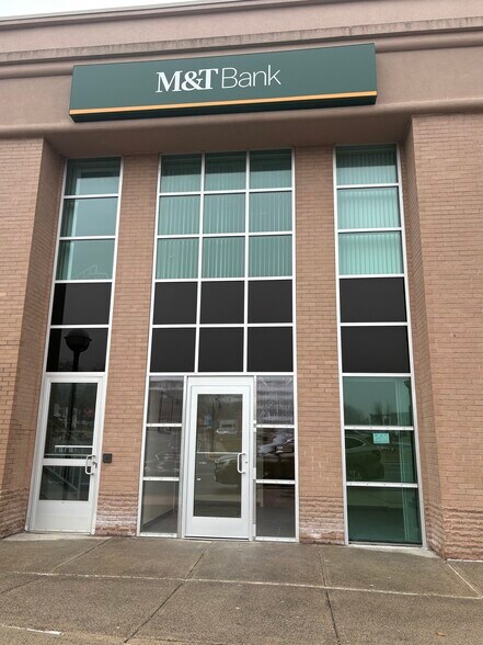 More Photos Of 4 Riverside Ave, Bristol Bank For Lease