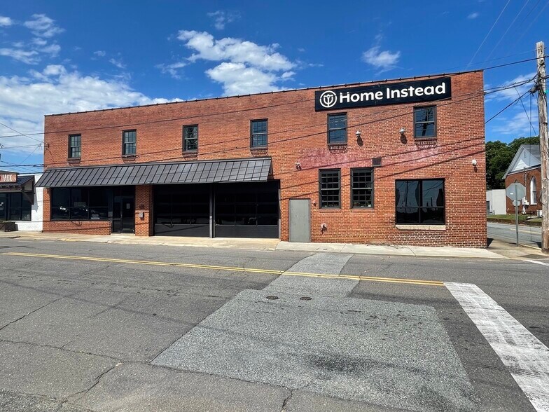 Primary Photo Of 30 E 1st St, Lexington Storefront Retail Office For Lease