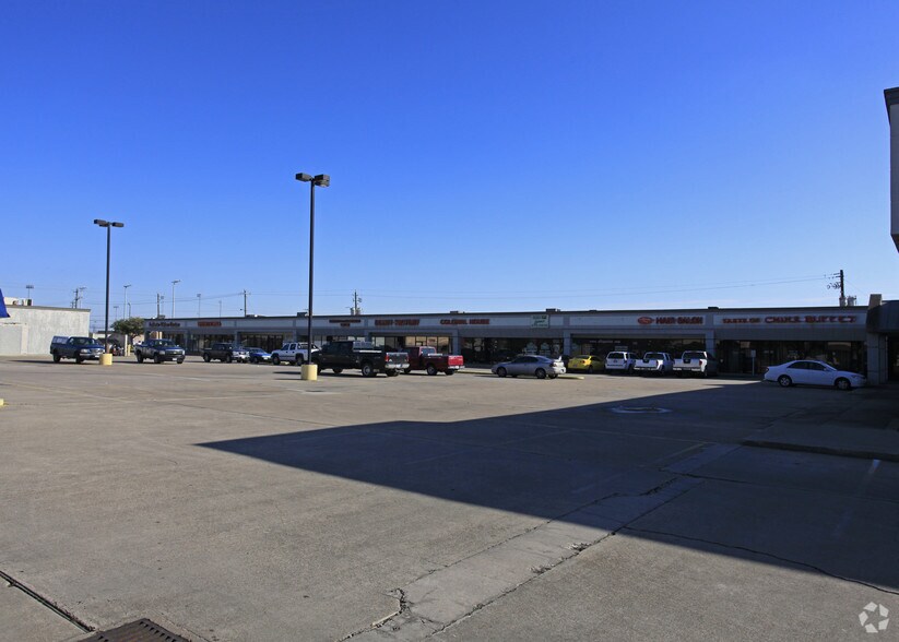 More Photos Of 1101-1139 S Broadway St, La Porte Unknown For Sale