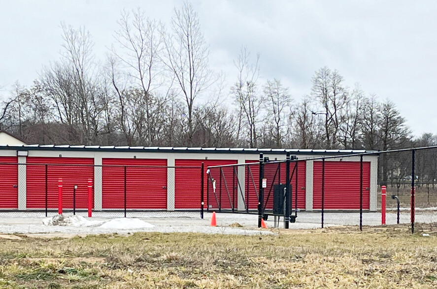 Primary Photo Of 2401 Charlotte Ave, Elkhart Self Storage For Sale