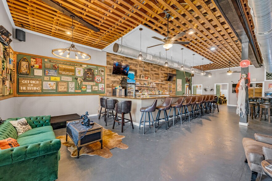 More Photos Of 4301 Avenue S, Galveston Storefront For Sale