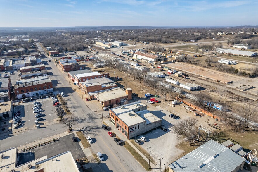 More Photos Of 201 E Hobson Ave, Sapulpa Loft Creative Space For Sale