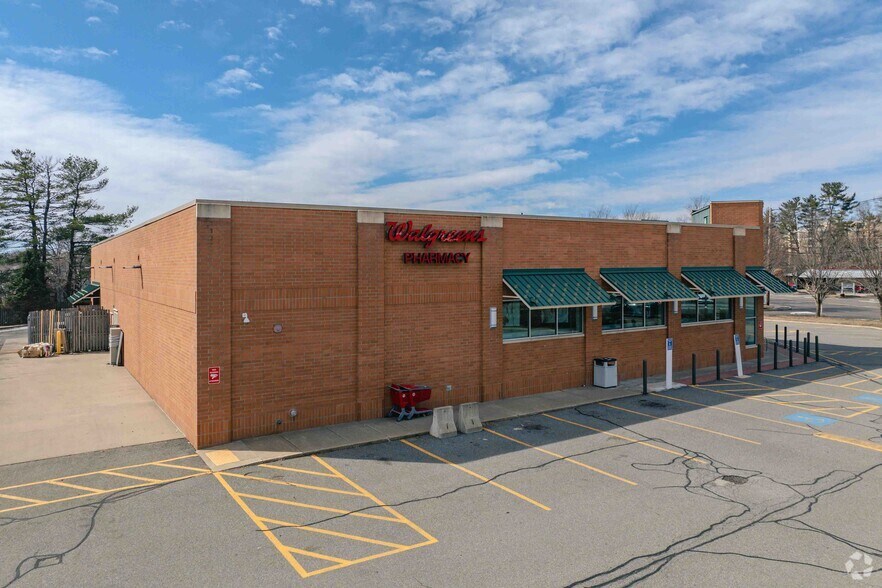 More Photos Of 525 Boston Post Rd E, Marlborough Drugstore For Lease