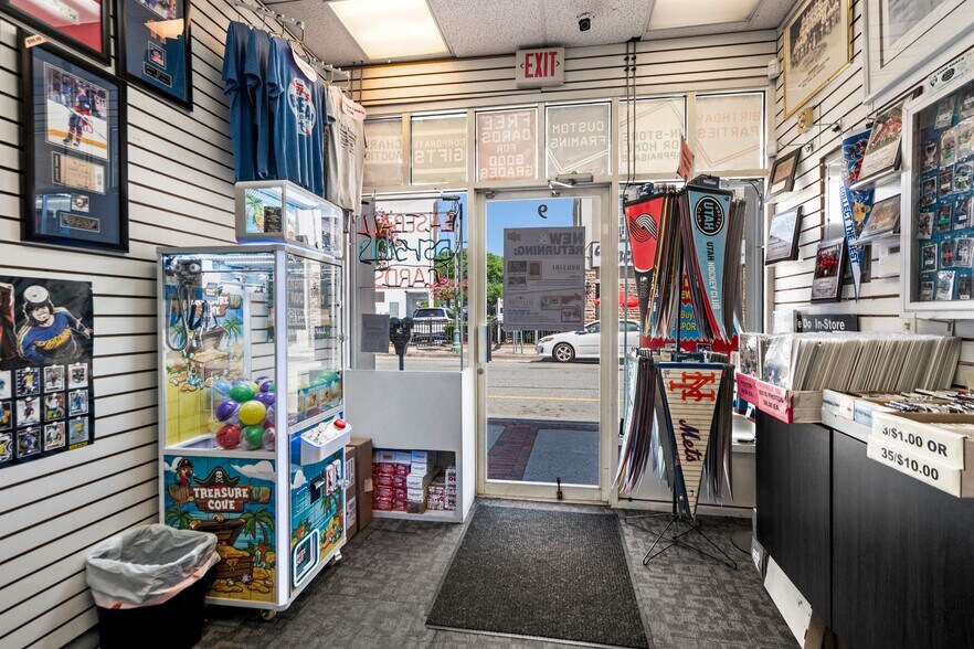 More Photos Of 9 Atlantic Ave, Lynbrook General Retail For Lease