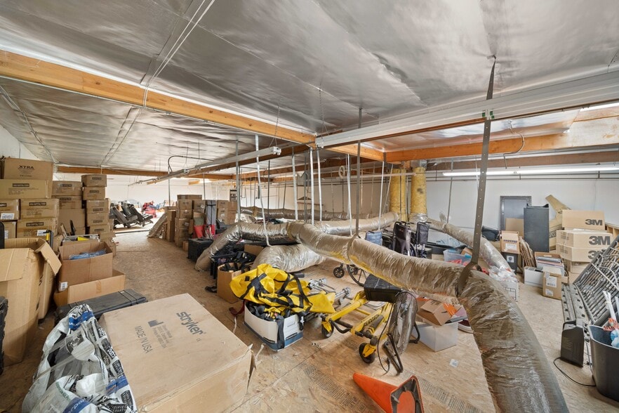 More Photos Of 647 W Avenue L 14, Lancaster Service For Lease