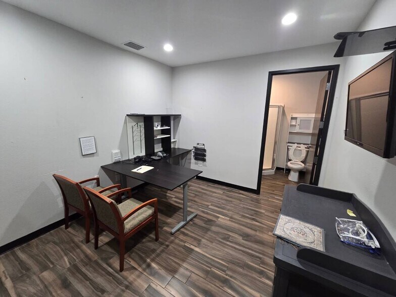 More Photos Of 4204 W Linebaugh Ave, Tampa Medical For Sale
