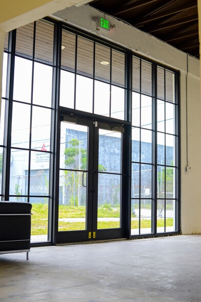 More Photos Of 80 NW 72nd St, Miami Storefront Retail Office For Lease