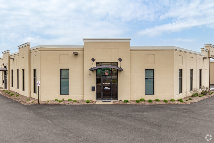 More Photos Of 424 Fort Hill Dr, Naperville Warehouse For Sale