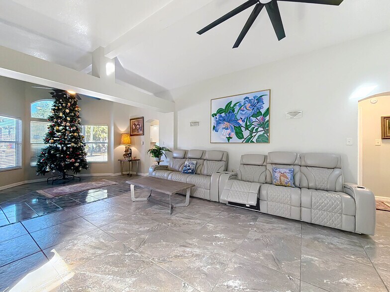 More Photos Of 421 NW 14th Pl, Crystal River Multifamily For Sale