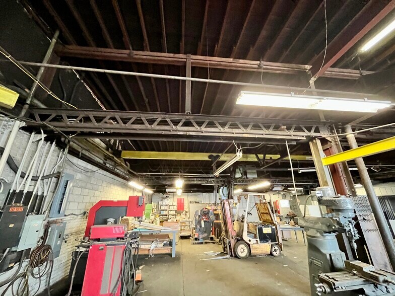 More Photos Of 1702 Wheeling Ave, Glen Dale Manufacturing For Sale