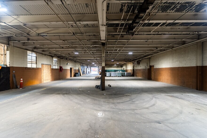 More Photos Of 1801 Rutherford Rd, Greenville Light Manufacturing For Lease