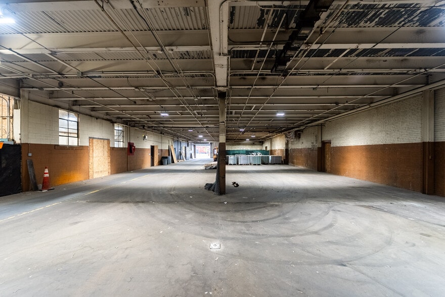 More Photos Of 1801 Rutherford Rd, Greenville Light Manufacturing For Lease