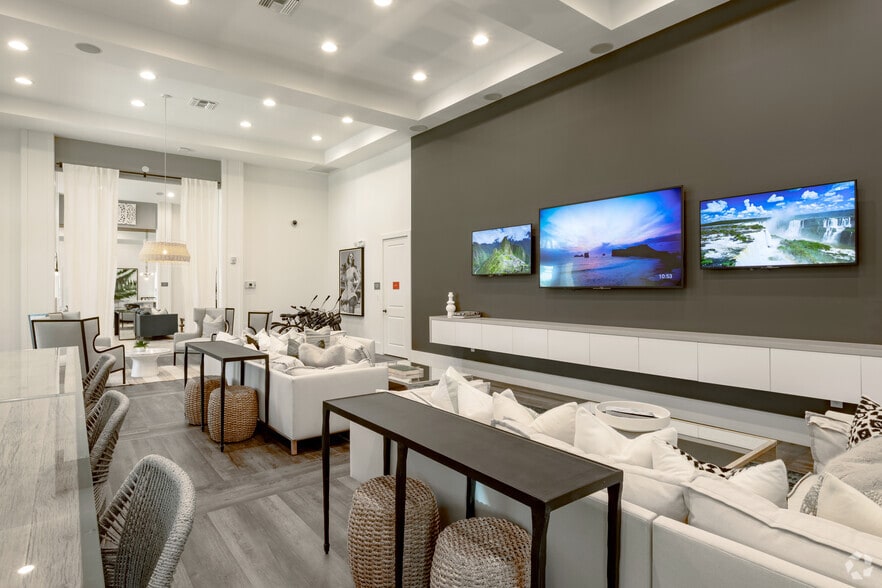 More Photos Of 1351 S Federal Hwy, Boynton Beach Apartments For Lease