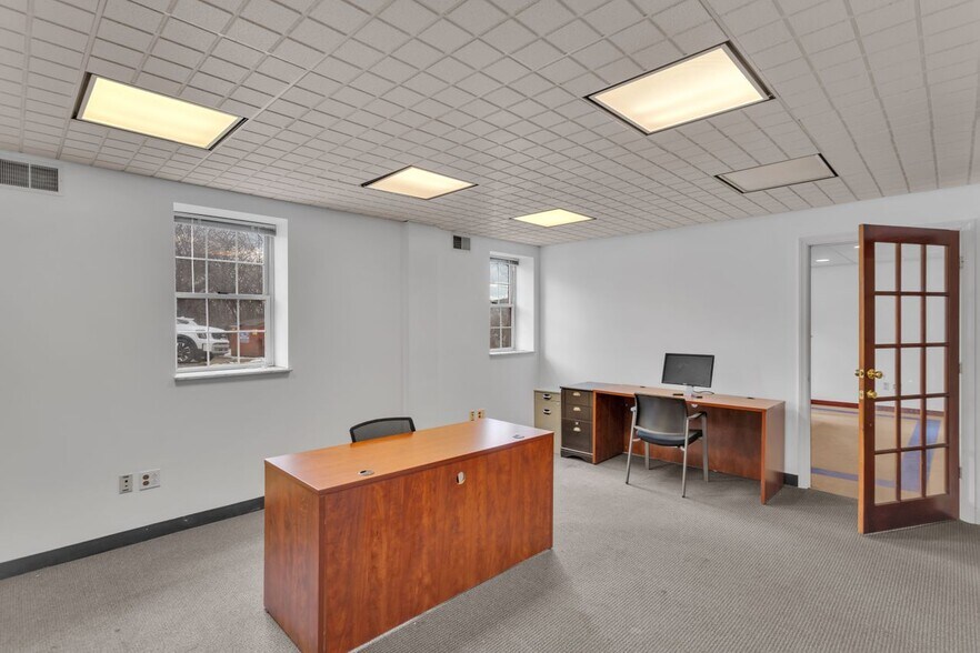 More Photos Of 1108 Ohio River Blvd, Sewickley Office For Sale