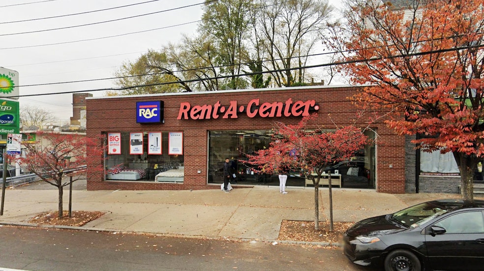 Primary Photo Of 230 Bay St, Staten Island Freestanding For Lease