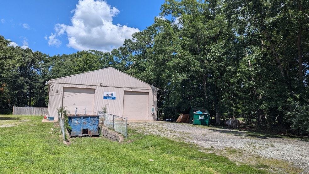 More Photos Of 105 Cedar Brook Rd, Sicklerville Warehouse For Lease