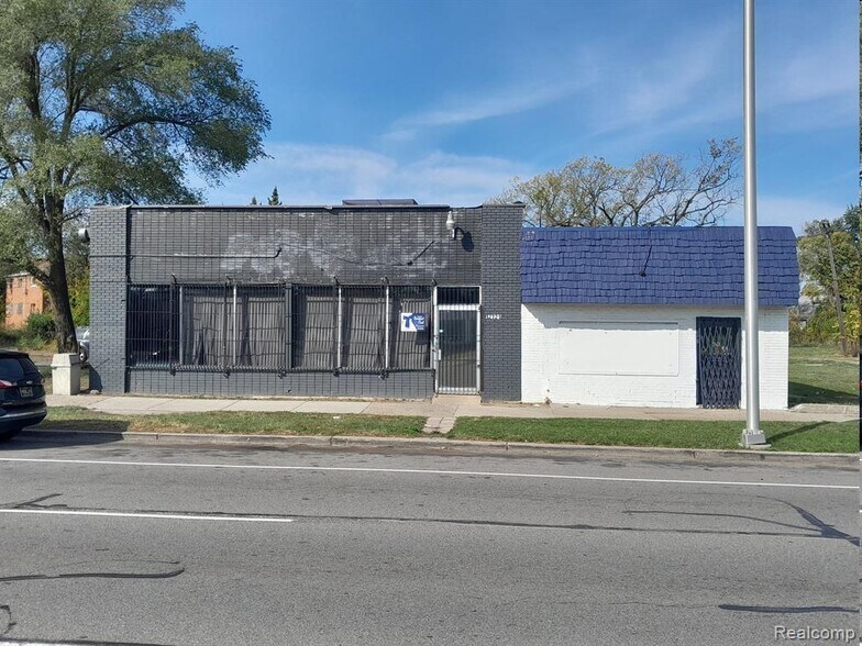 Primary Photo Of 12121 Gratiot Ave, Detroit Restaurant For Sale
