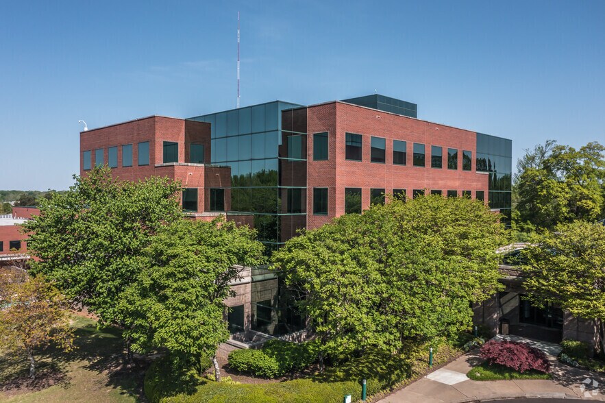 More Photos Of 7130 Goodlett Farms Pky, Cordova Office For Lease