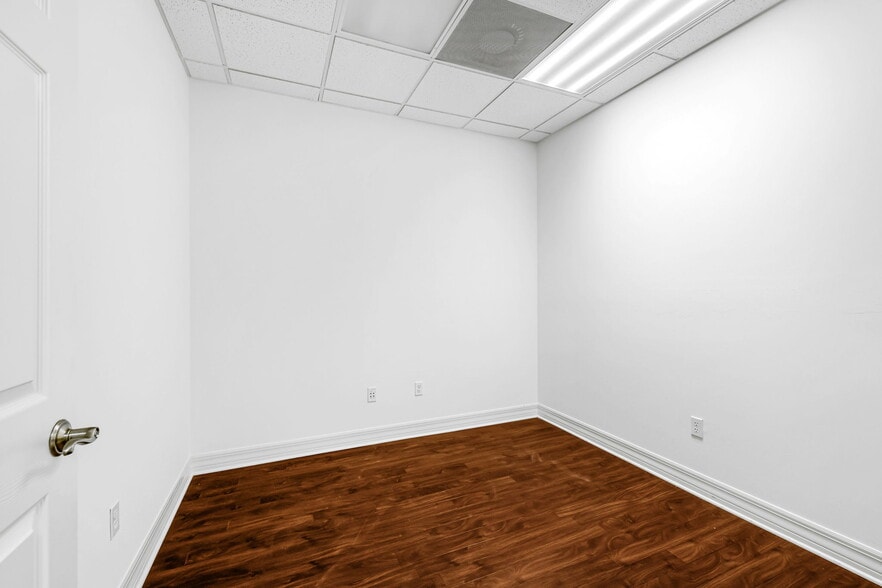 More Photos Of 8991 Daniels Center Dr, Fort Myers Medical For Sale