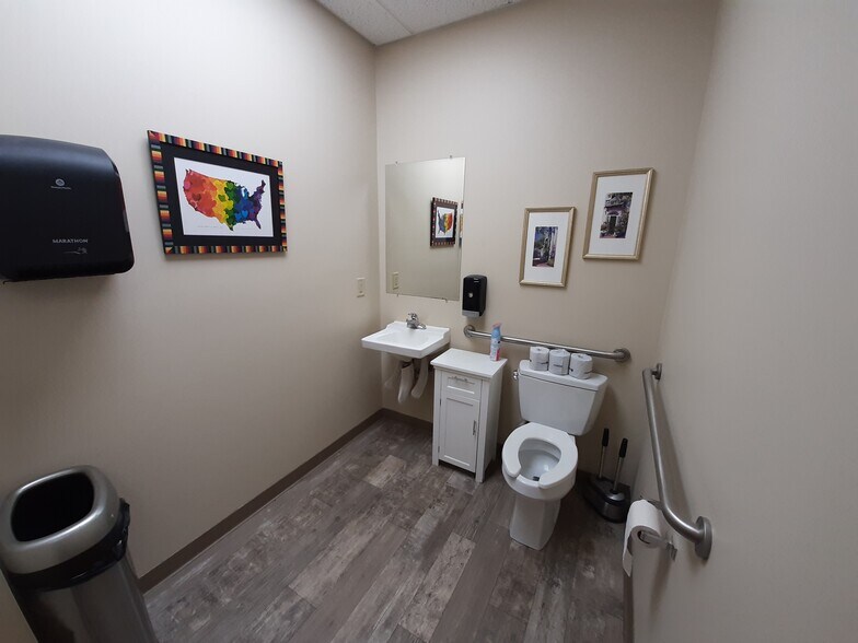 More Photos Of 1709 Legion Rd, Chapel Hill Coworking Space
