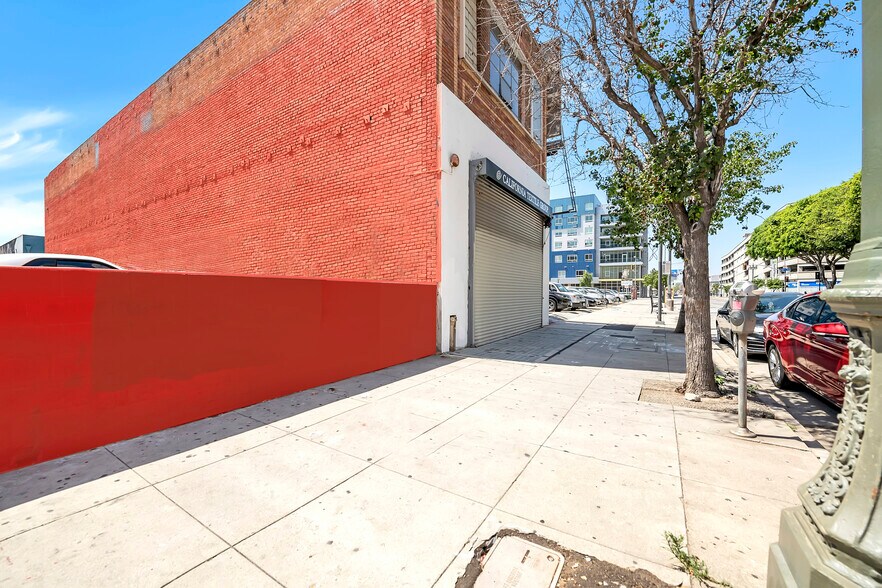 More Photos Of 1144 S Broadway, Los Angeles Office Residential For Lease