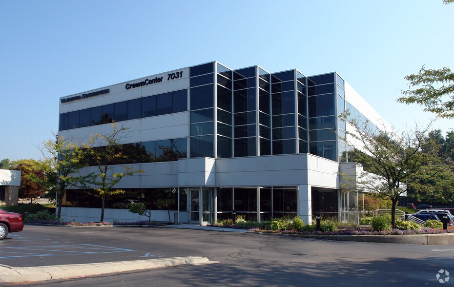 More Photos Of 7031 Orchard Lake Rd, West Bloomfield Office For Lease