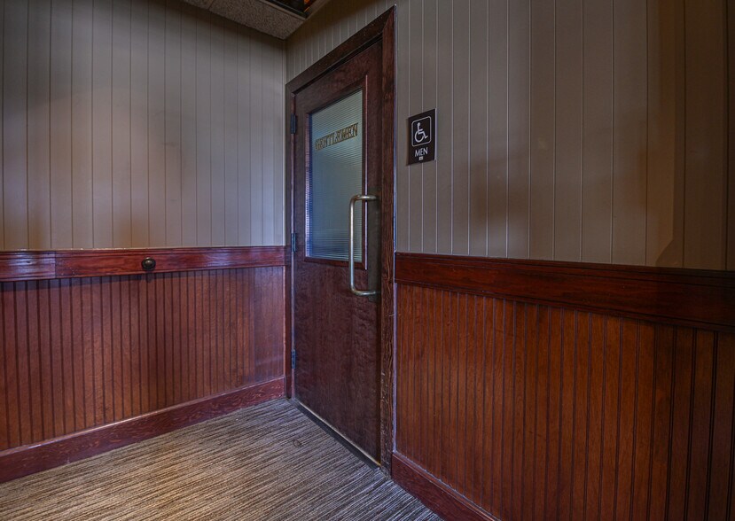 More Photos Of 2675 32nd Ave S, Grand Forks Restaurant For Sale