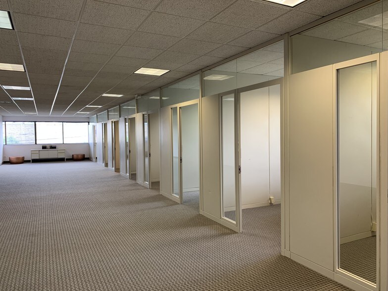 More Photos Of 23330 Commerce Park, Beachwood Office For Lease
