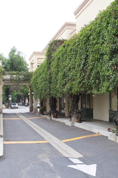 More Photos Of 1020 Mission St, South Pasadena Storefront Retail Office For Lease