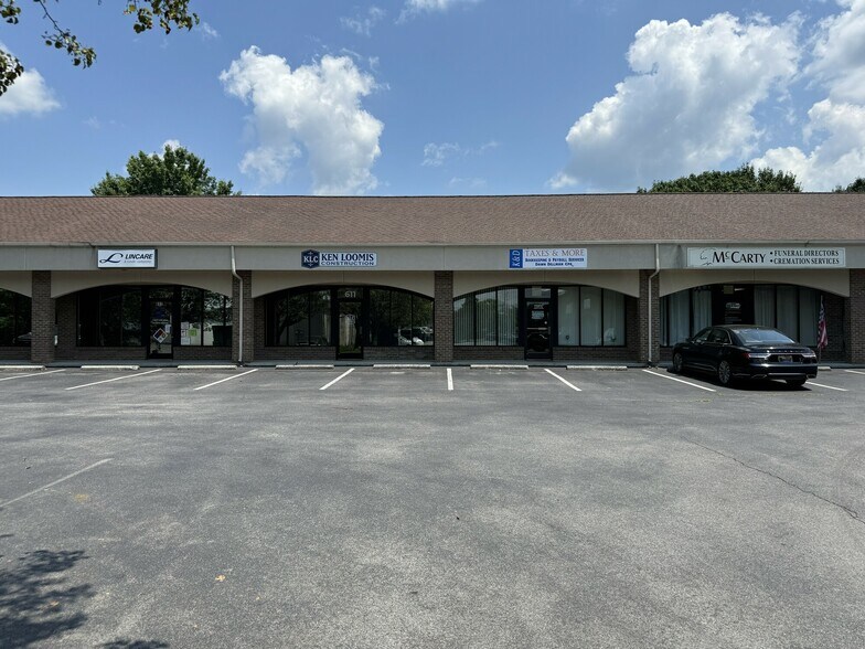 More Photos Of 624-630 Dolly Parton Pky, Sevierville Office For Lease