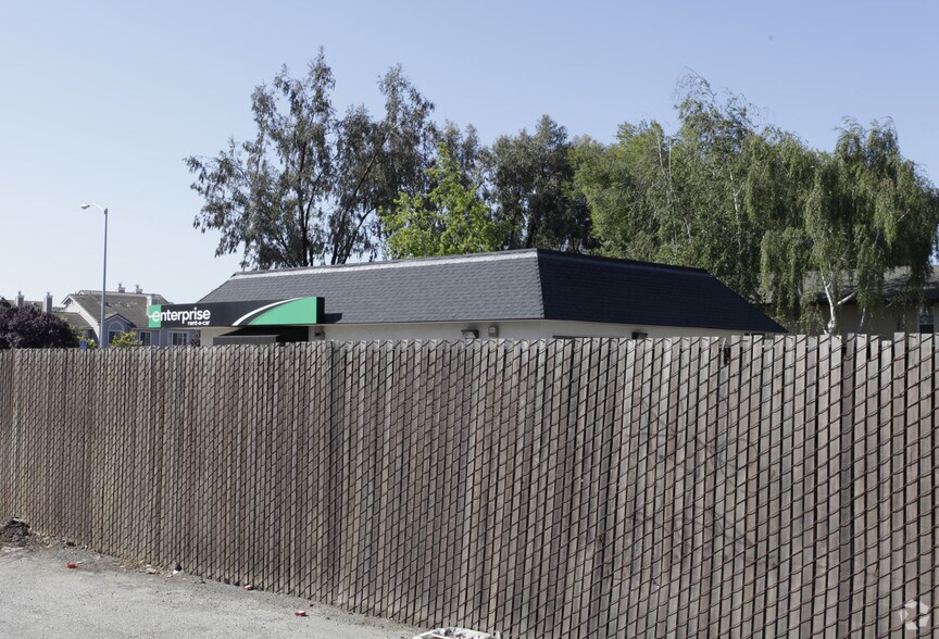 More Photos Of 5555 Stevenson Blvd, Fremont Freestanding For Lease