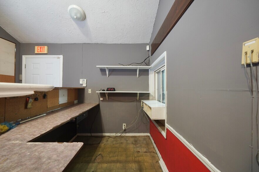 More Photos Of 5948 Homestead Rd, Rex Flex For Sale