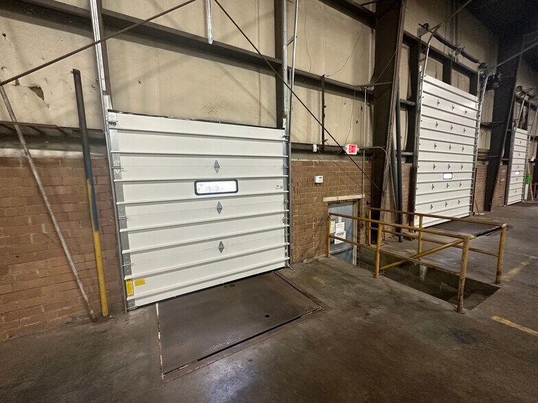 More Photos Of 4250-4276 Strausser St NW, Canton Warehouse For Lease