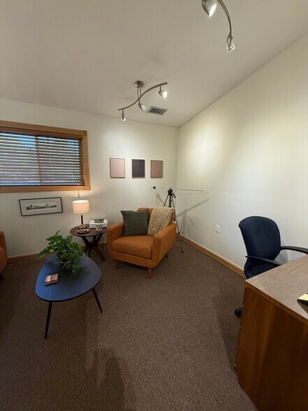 More Photos Of 5619 Highland Rd, Waterford Medical For Sale