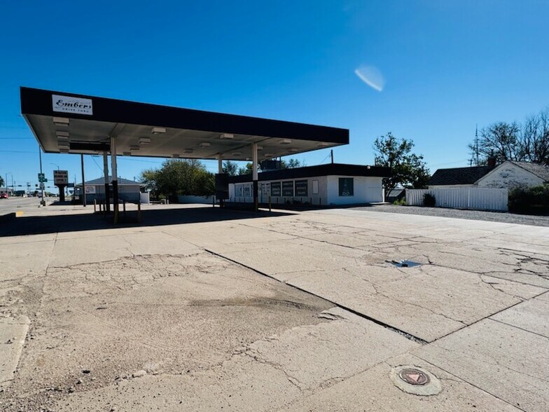 More Photos Of 506 E B St, McCook General Retail For Sale