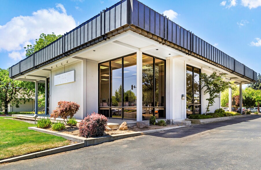 Primary Photo Of 2711 McHenry Ave, Modesto Bank For Lease