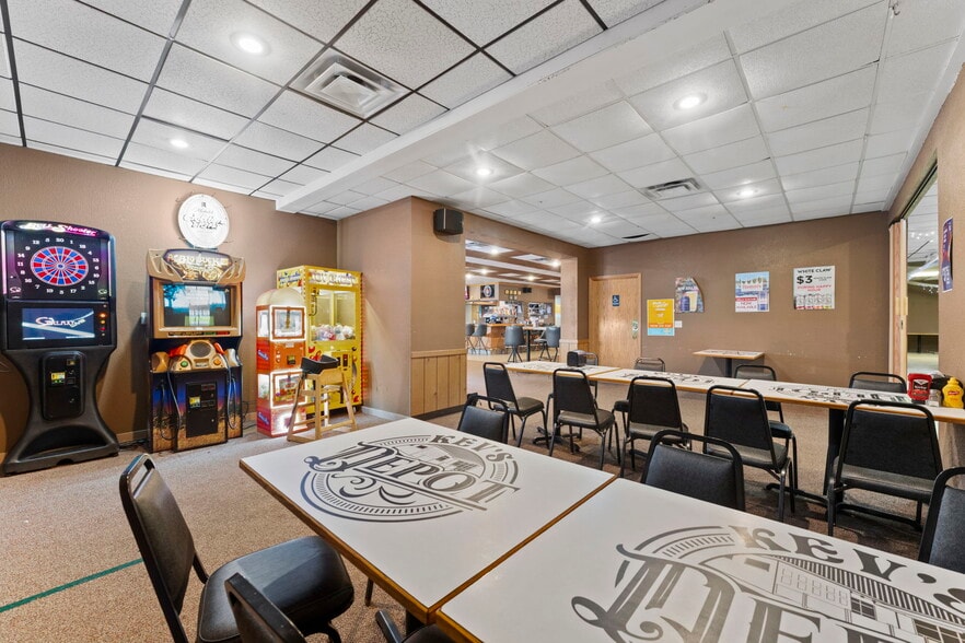 More Photos Of 118 Railroad Ave NE, Mora General Retail For Sale
