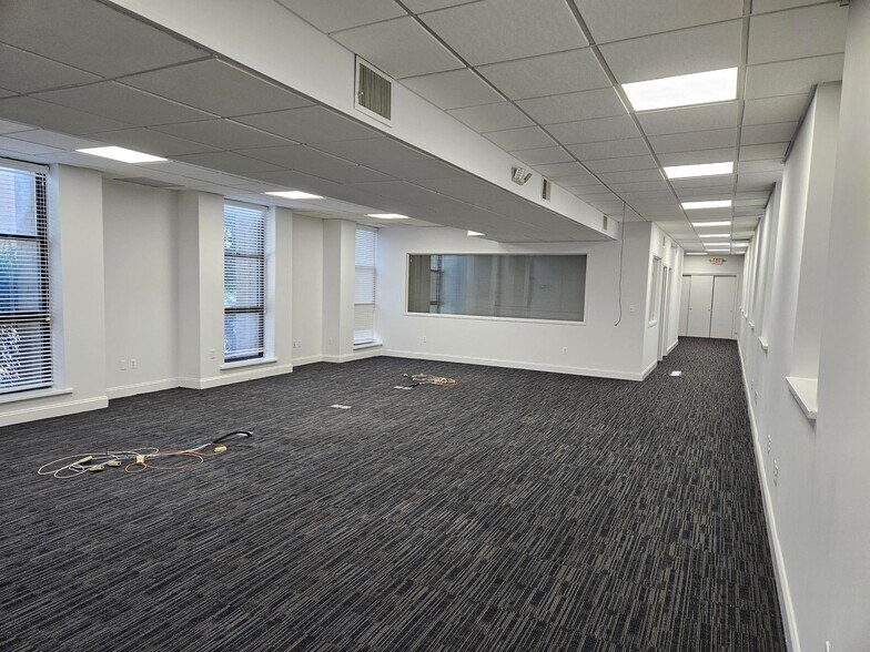 More Photos Of 165 W Putnam Ave, Greenwich Office For Lease
