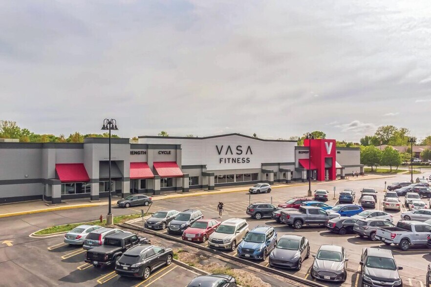 Primary Photo Of 13995 W National Ave, New Berlin Supermarket For Sale