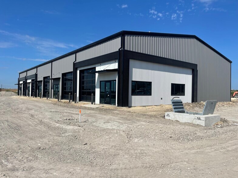 More Photos Of 12418 Laws Rd, Mustang Ridge Light Manufacturing For Sale