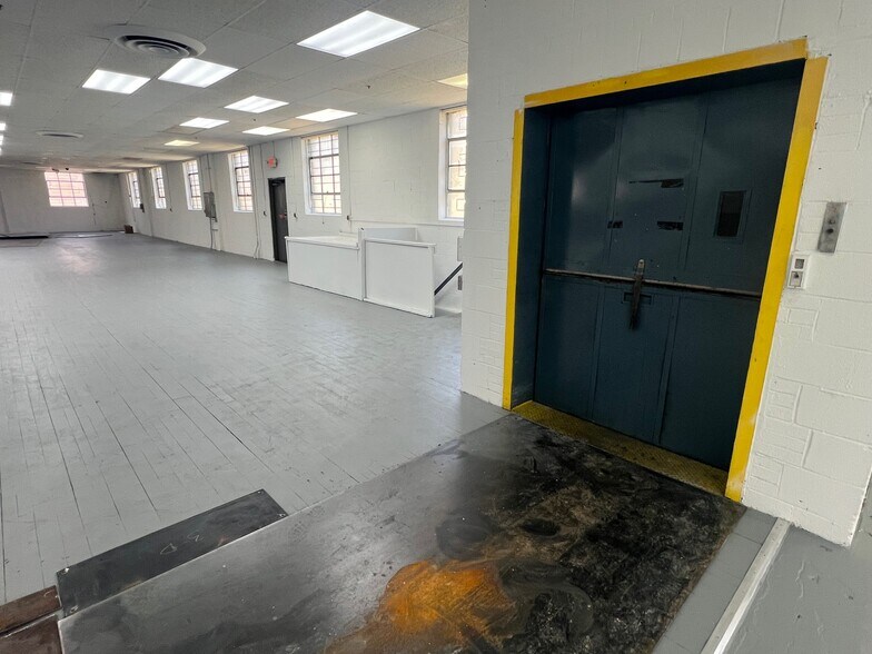 More Photos Of 175 Paterson Ave, Little Falls Industrial For Sale